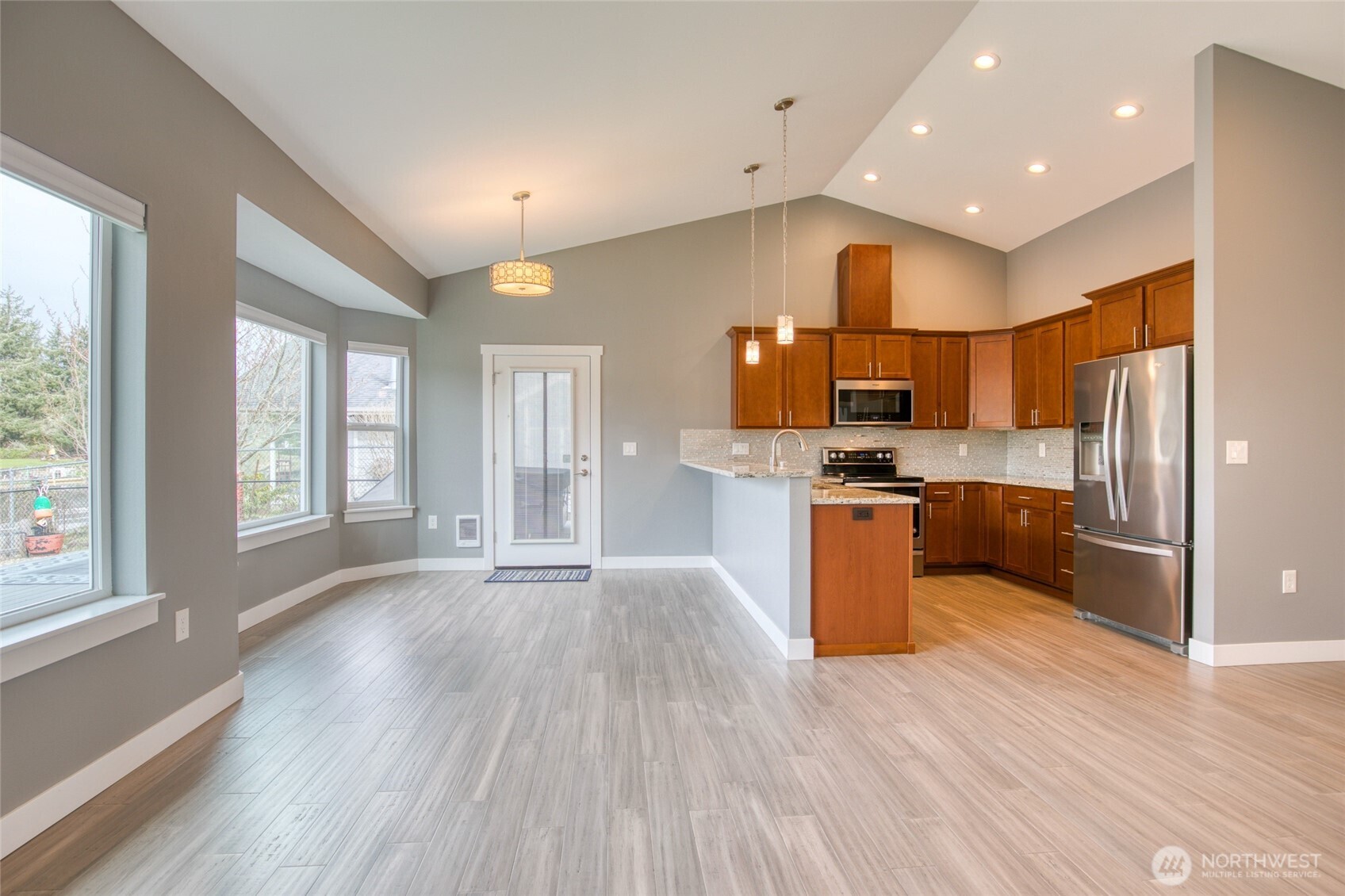 401 Canal Drive SE, Ocean Shores, WA 98569