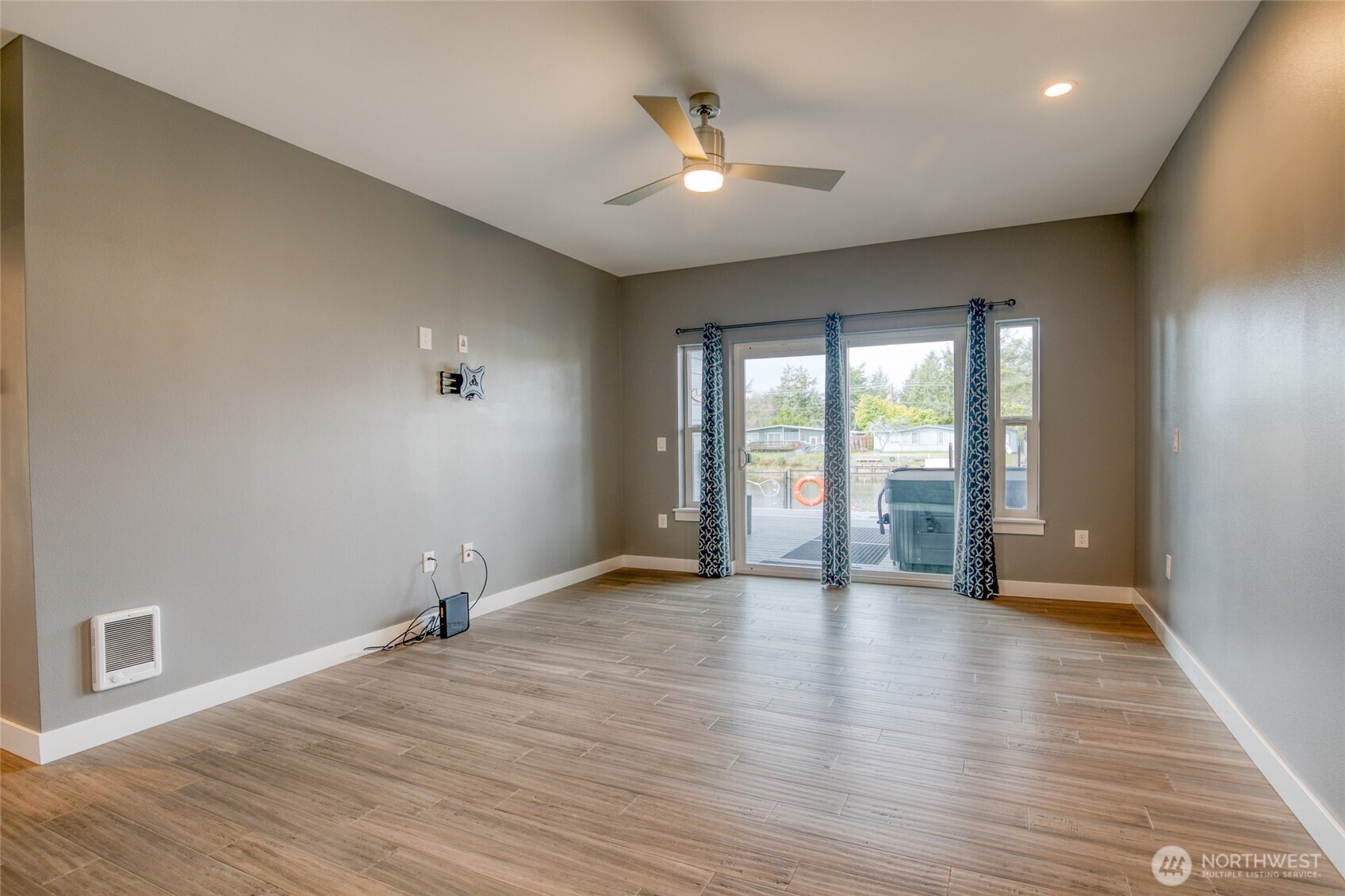 401 Canal Drive SE, Ocean Shores, WA 98569