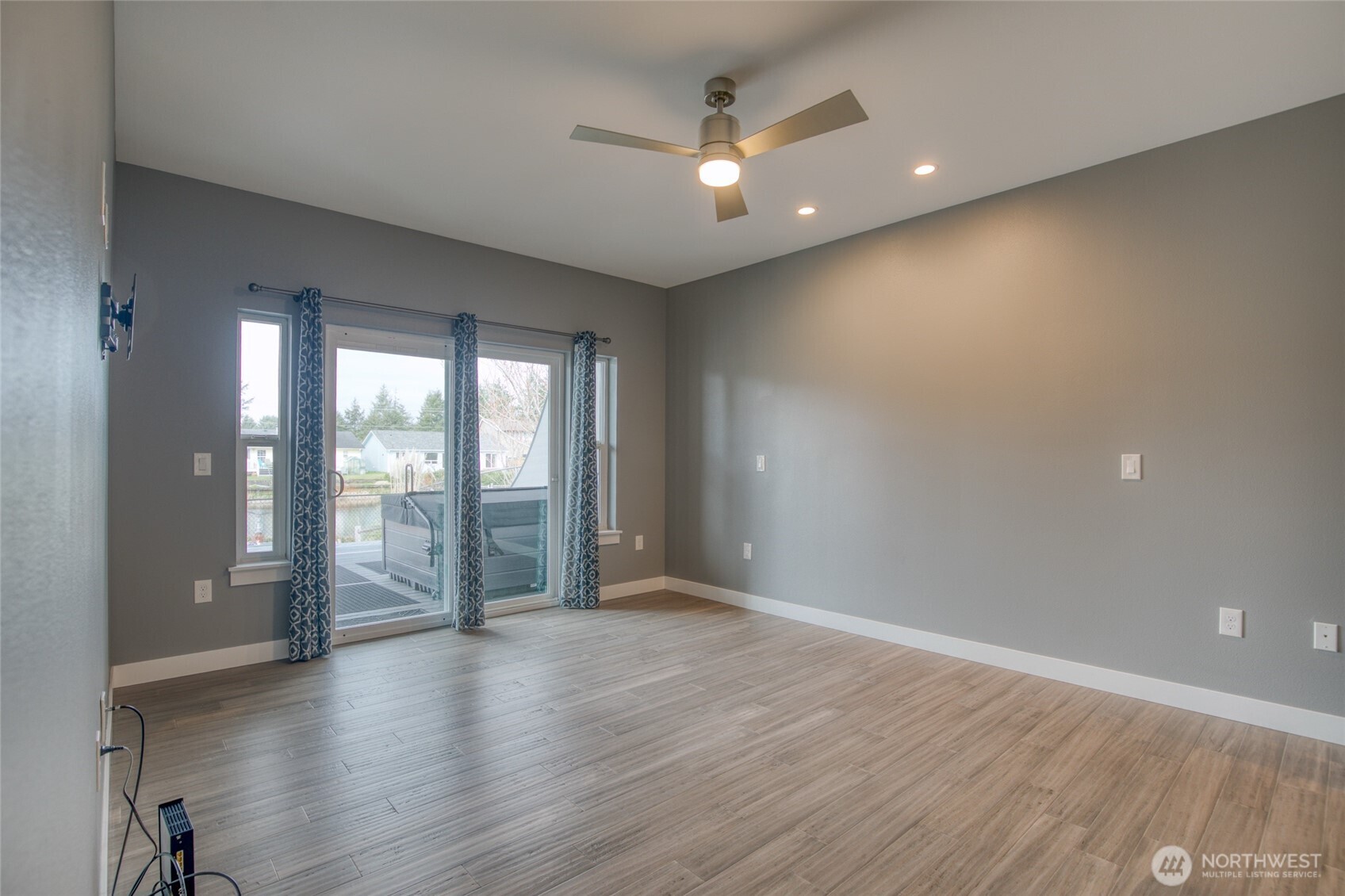 401 Canal Drive SE, Ocean Shores, WA 98569