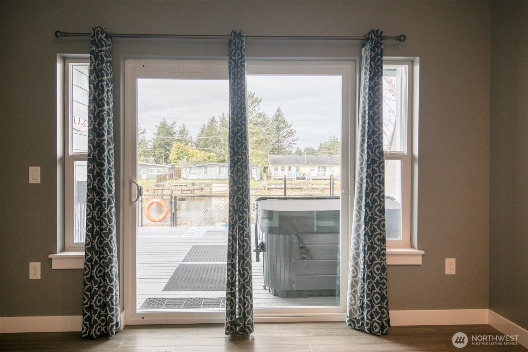 401 Canal Drive SE, Ocean Shores, WA 98569