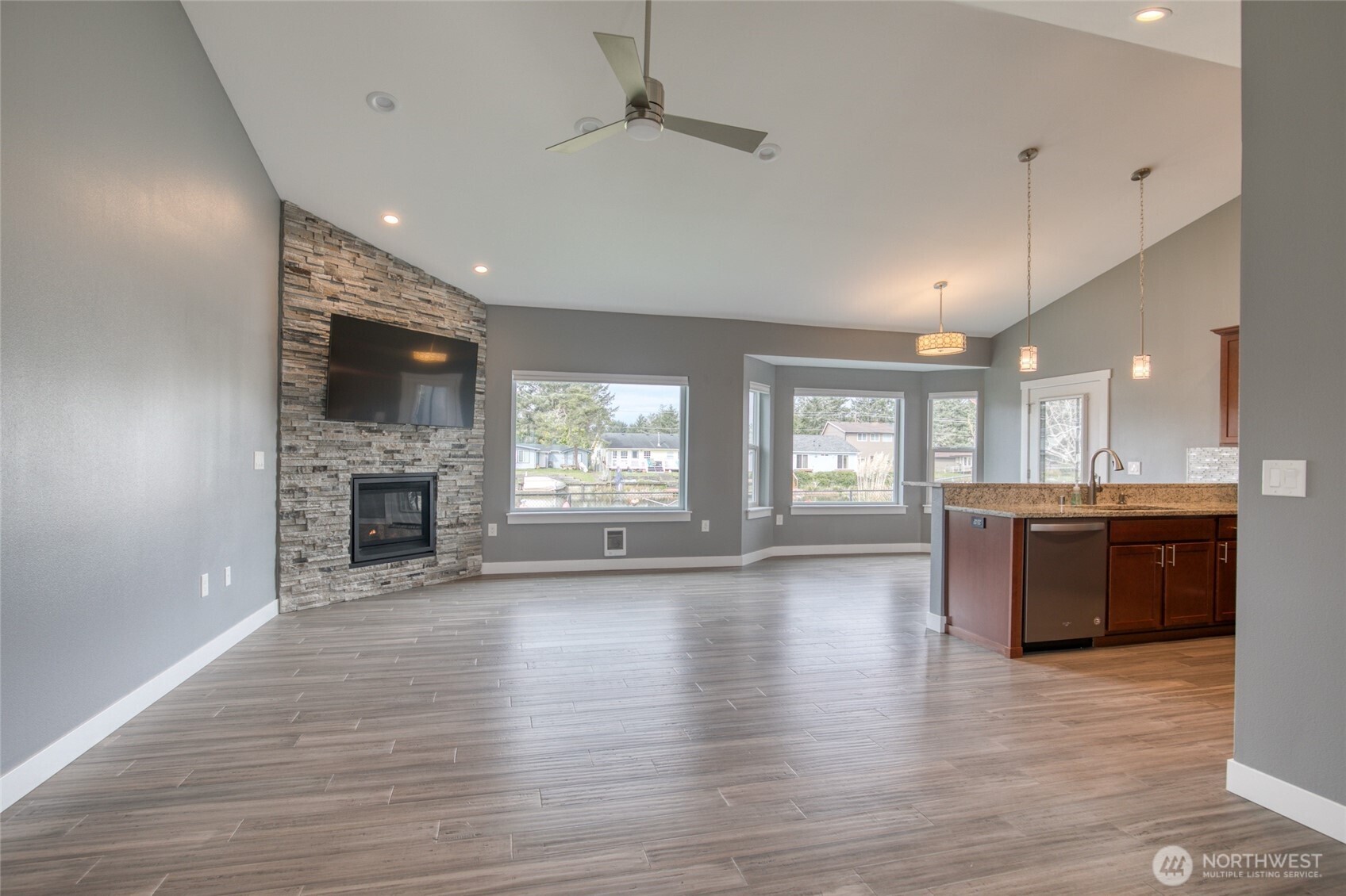 401 Canal Drive SE, Ocean Shores, WA 98569