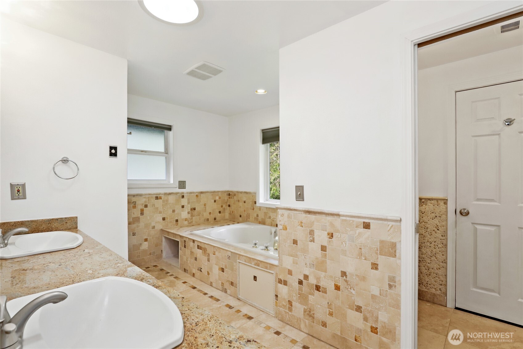 1063 SW Depot Court , Port Orchard, WA 98367-9384