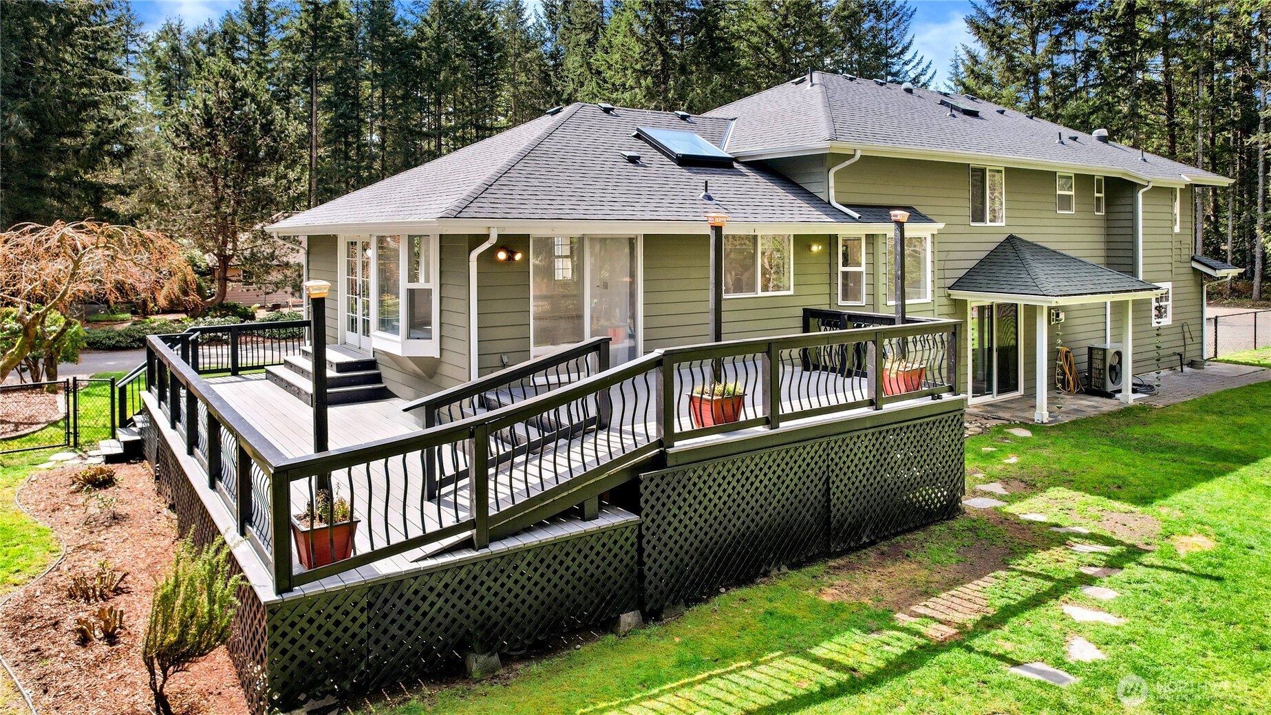 1063 SW Depot Court , Port Orchard, WA 98367-9384