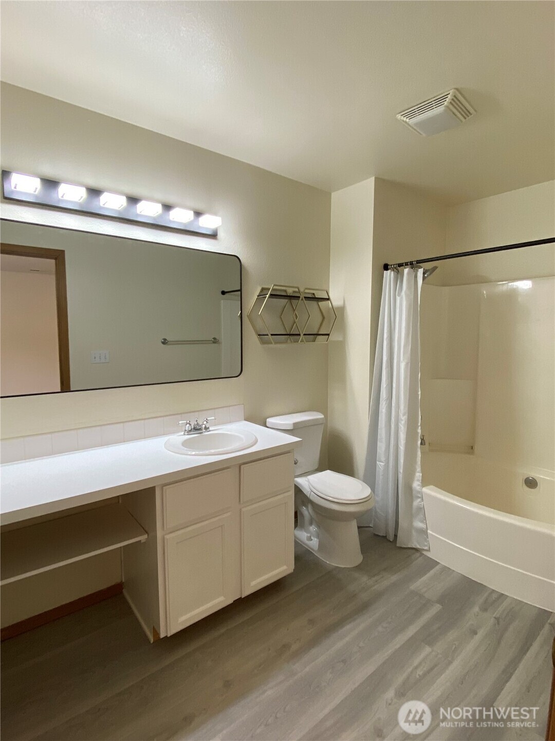 4827 41st Lane SE, Lacey, WA 98503