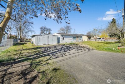 4064 Airway Drive NE, Moses Lake, WA 98837 - Photo 2