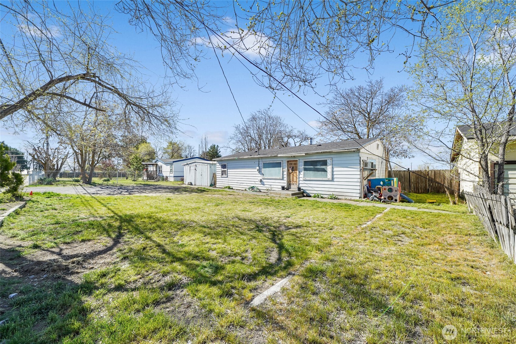 4064 Airway Drive NE, Moses Lake, WA 98837