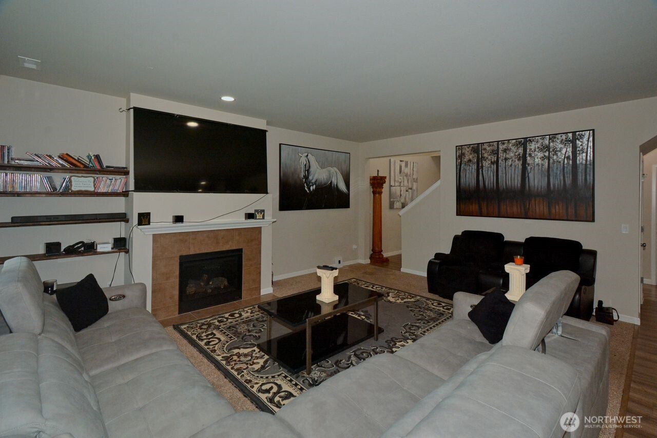 9976 Charles Street , Yelm, WA 98597