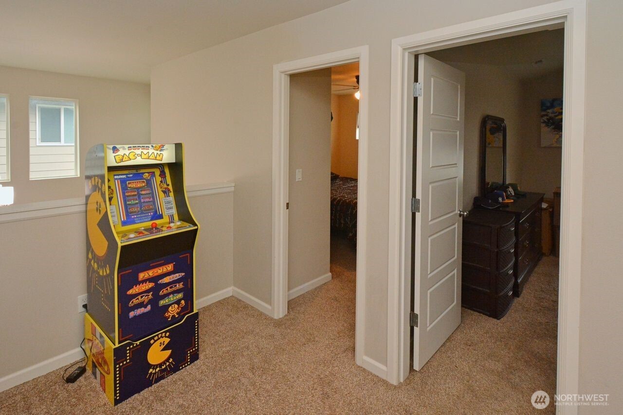 9976 Charles Street , Yelm, WA 98597