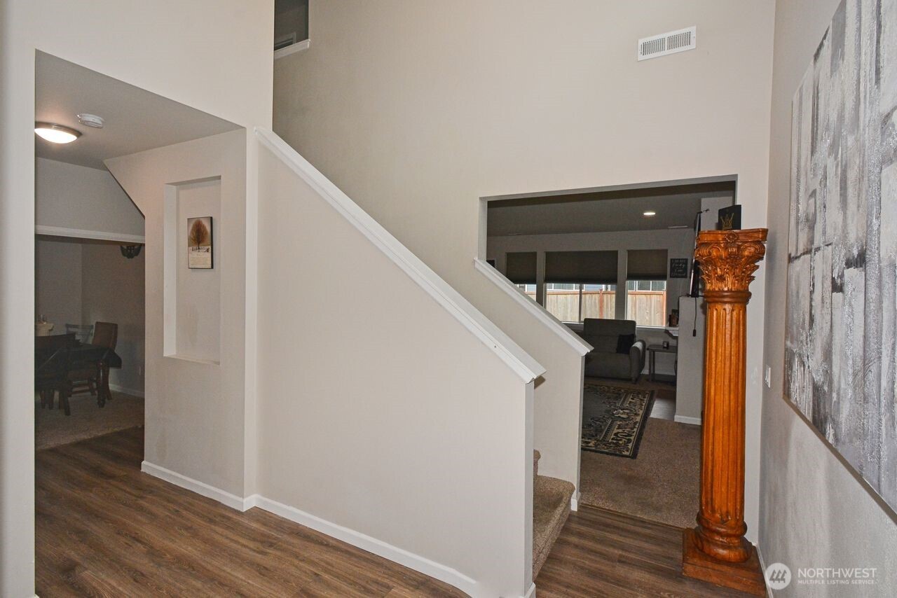 9976 Charles Street , Yelm, WA 98597