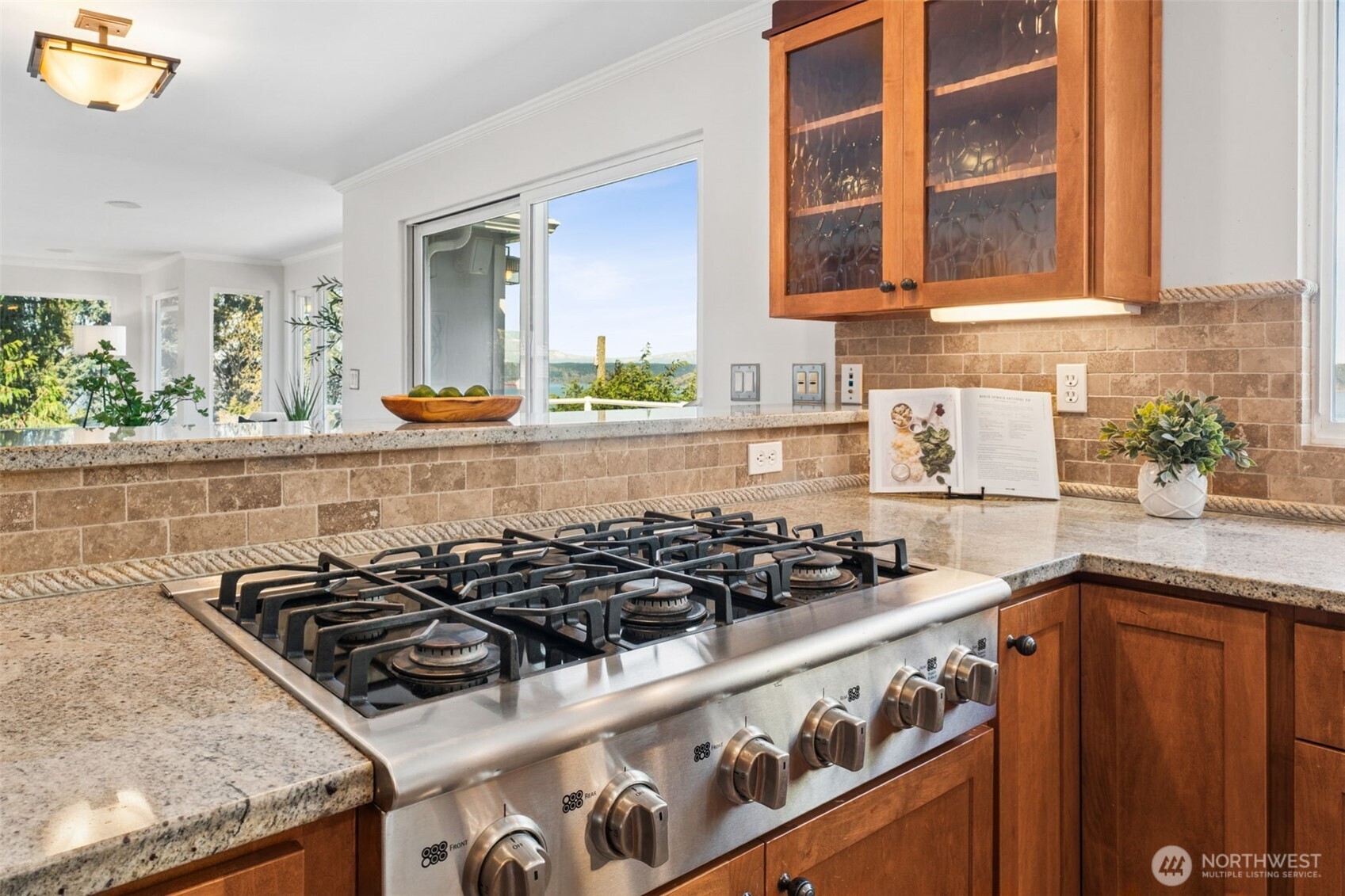 8424 East Side Drive NE, Tacoma, WA 98422