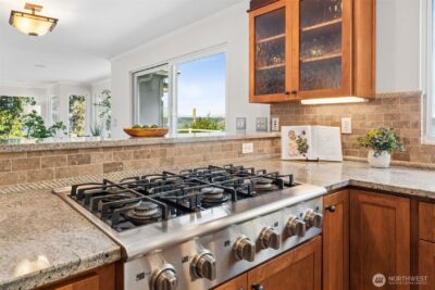 8424 East Side Drive NE, Tacoma, WA 98422 - Photo 13