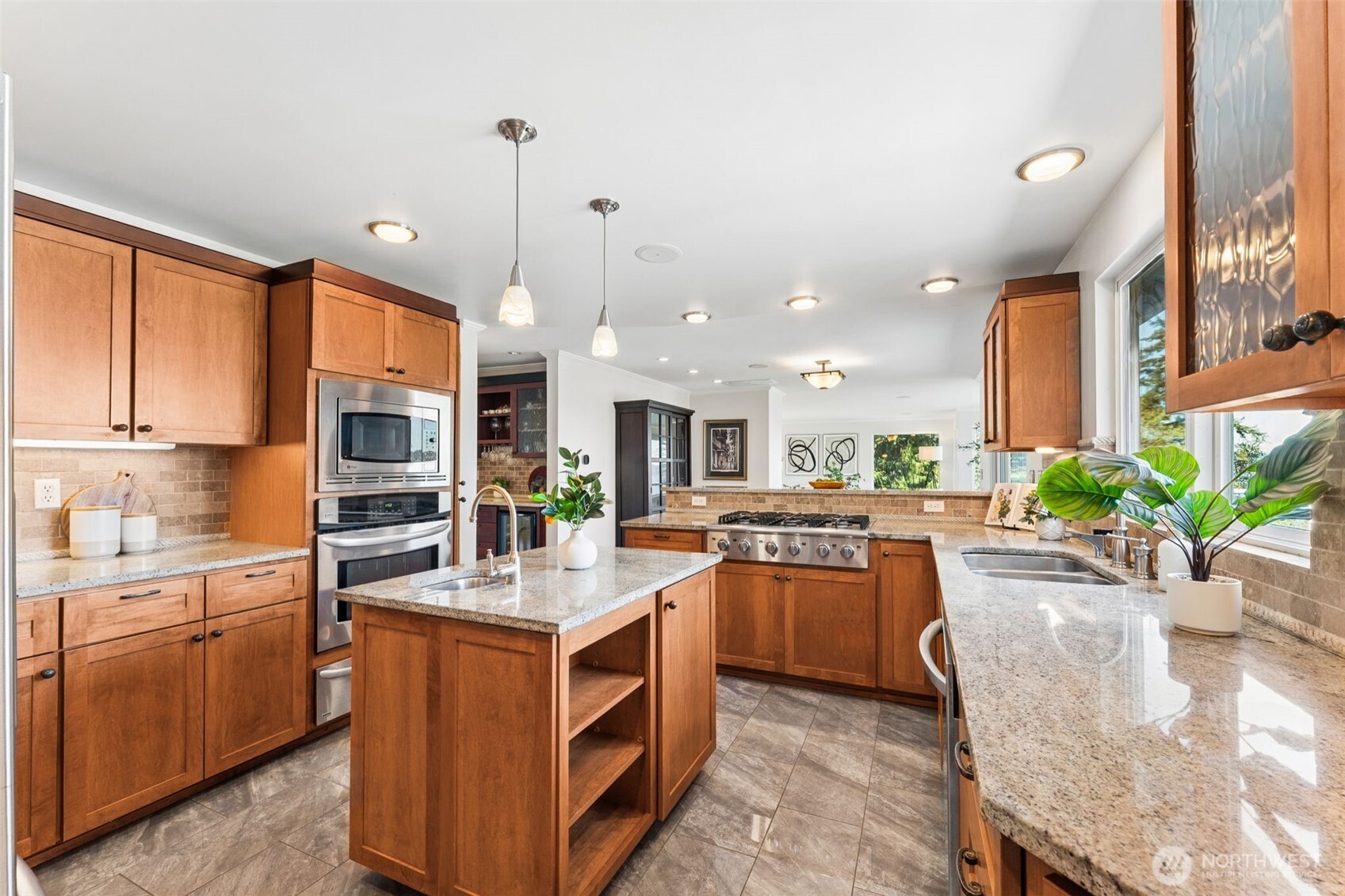 8424 East Side Drive NE, Tacoma, WA 98422