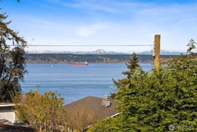 8424 East Side Drive NE, Tacoma, WA 98422 - Photo 32