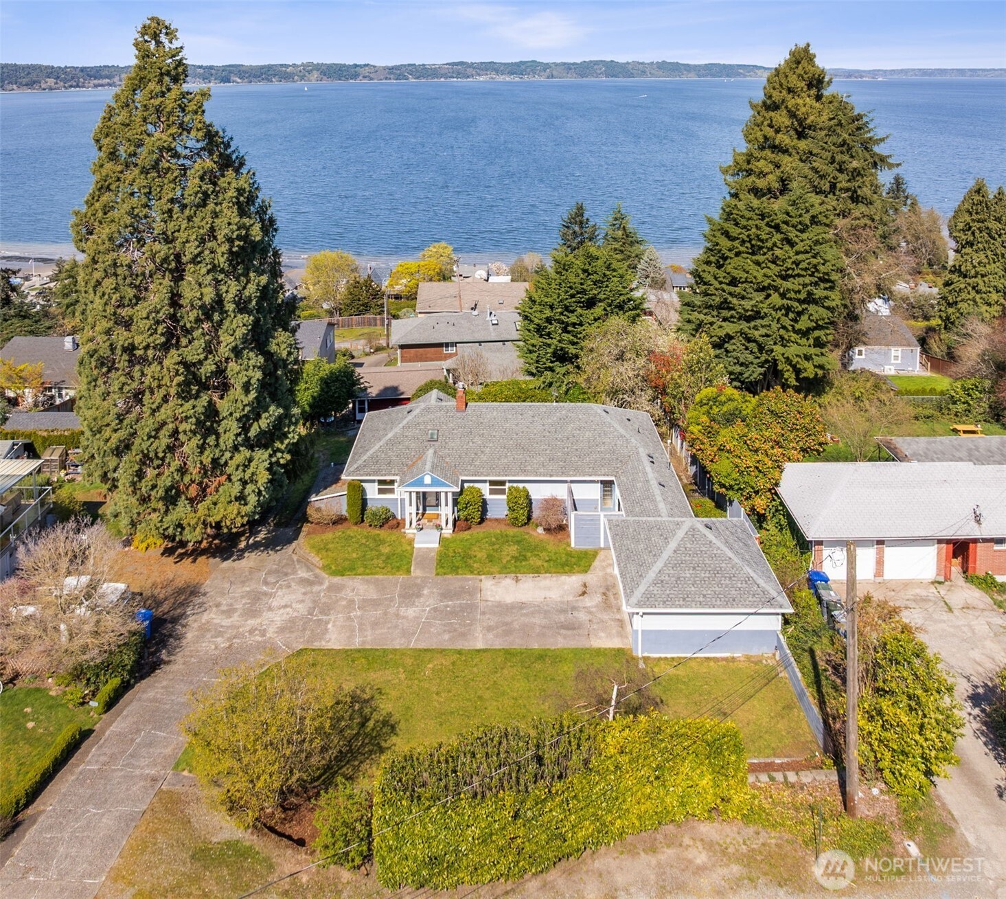 8424 East Side Drive NE, Tacoma, WA 98422