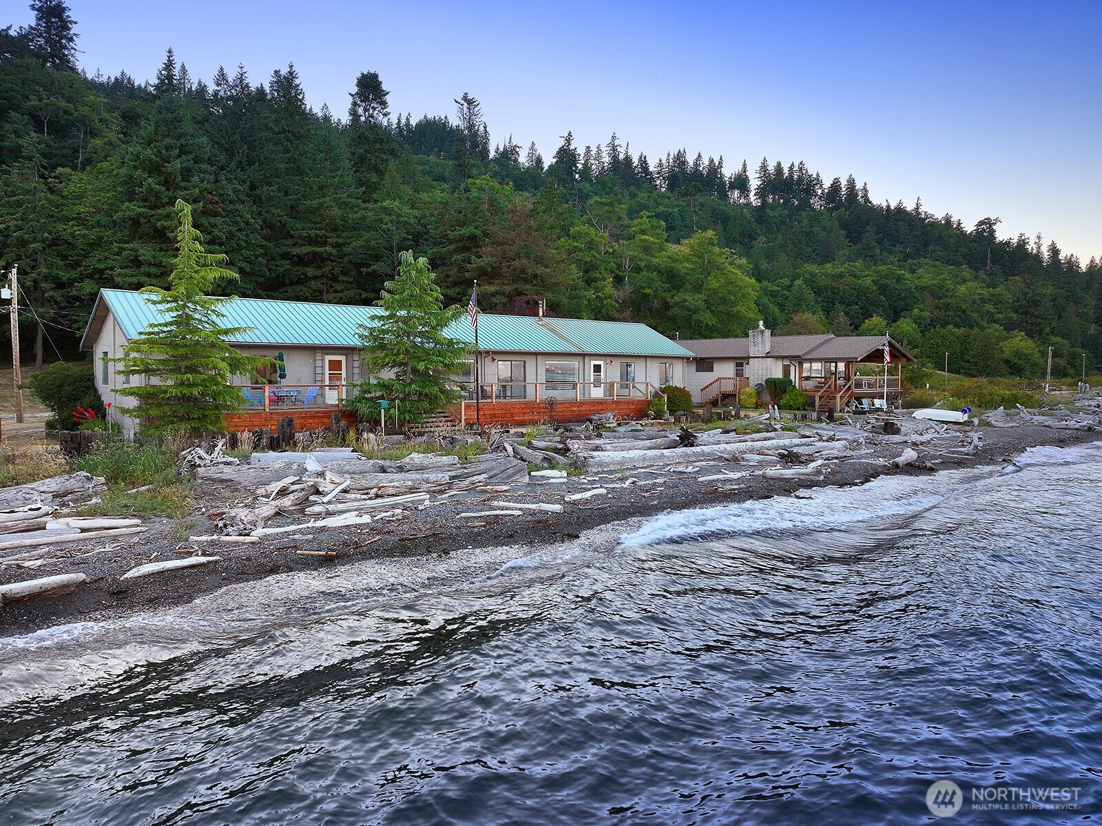 8267 Franklin Road , Clinton, WA 98236