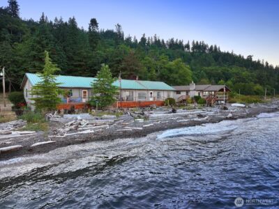 8267 Franklin Road , Clinton, WA 98236