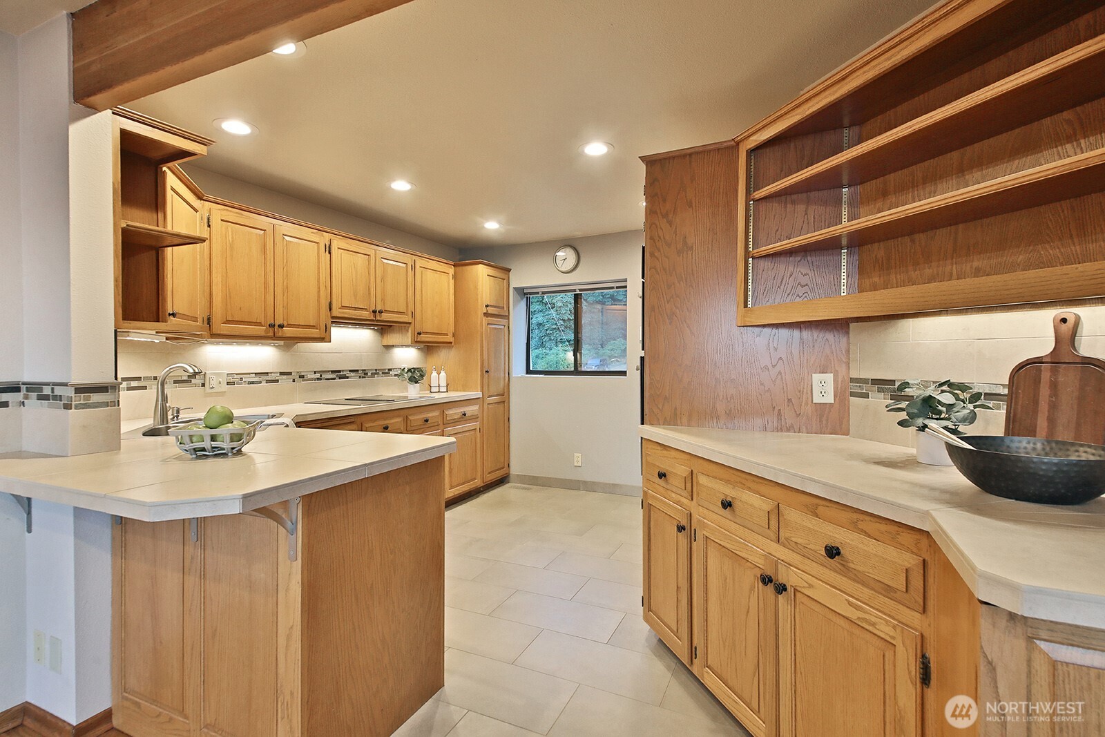 8267 Franklin Road , Clinton, WA 98236