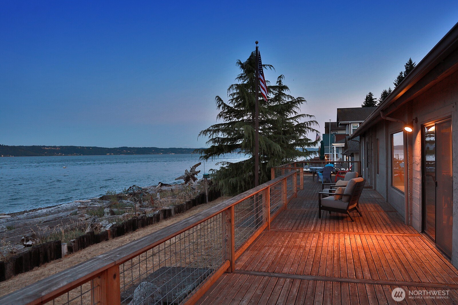 8267 Franklin Road , Clinton, WA 98236