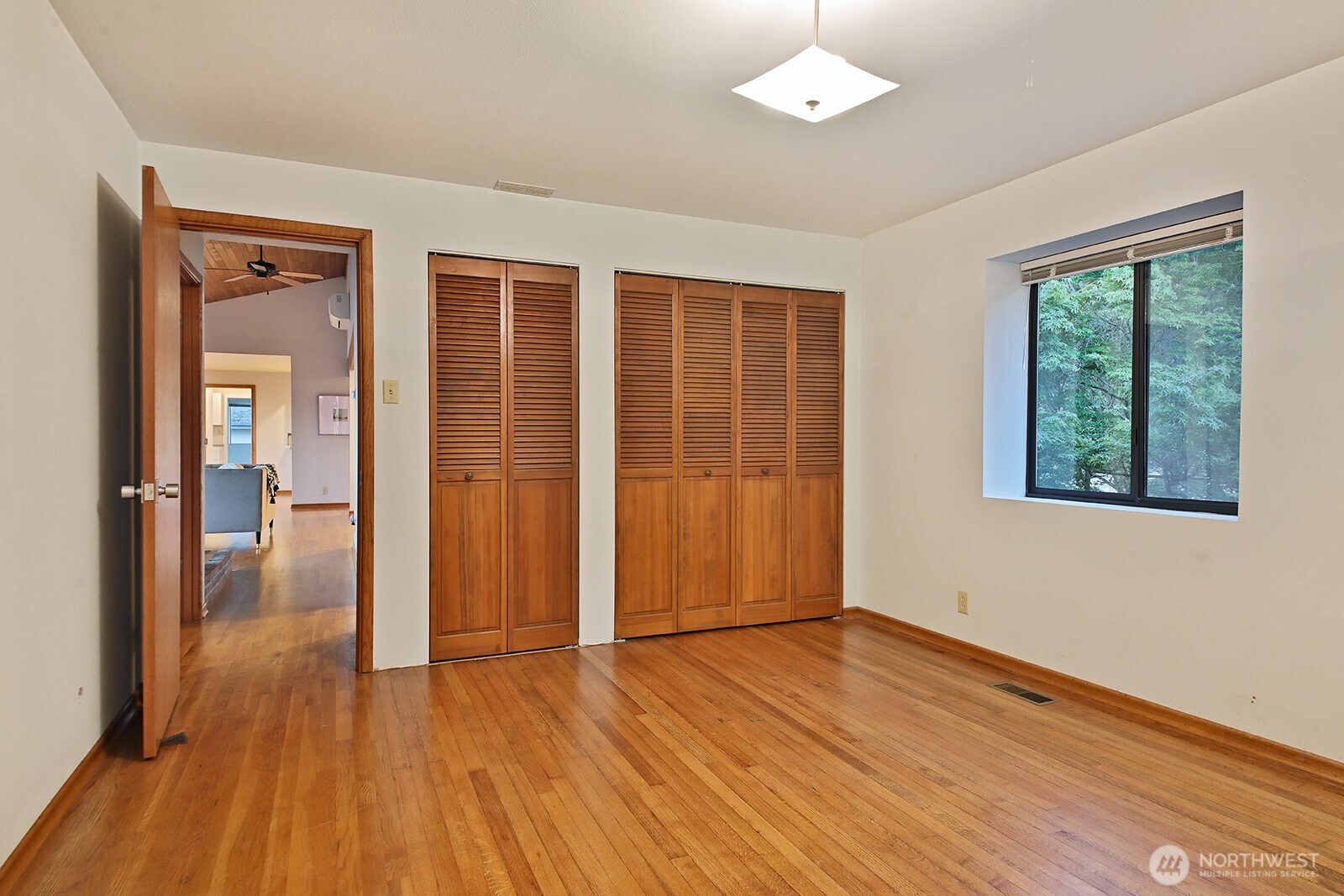 8267 Franklin Road , Clinton, WA 98236