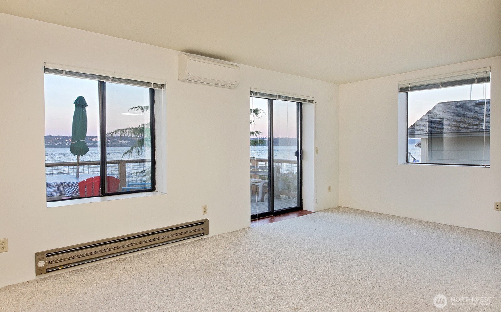 8267 Franklin Road , Clinton, WA 98236