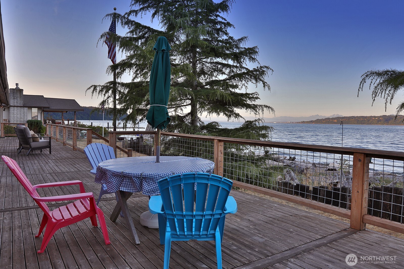 8267 Franklin Road , Clinton, WA 98236