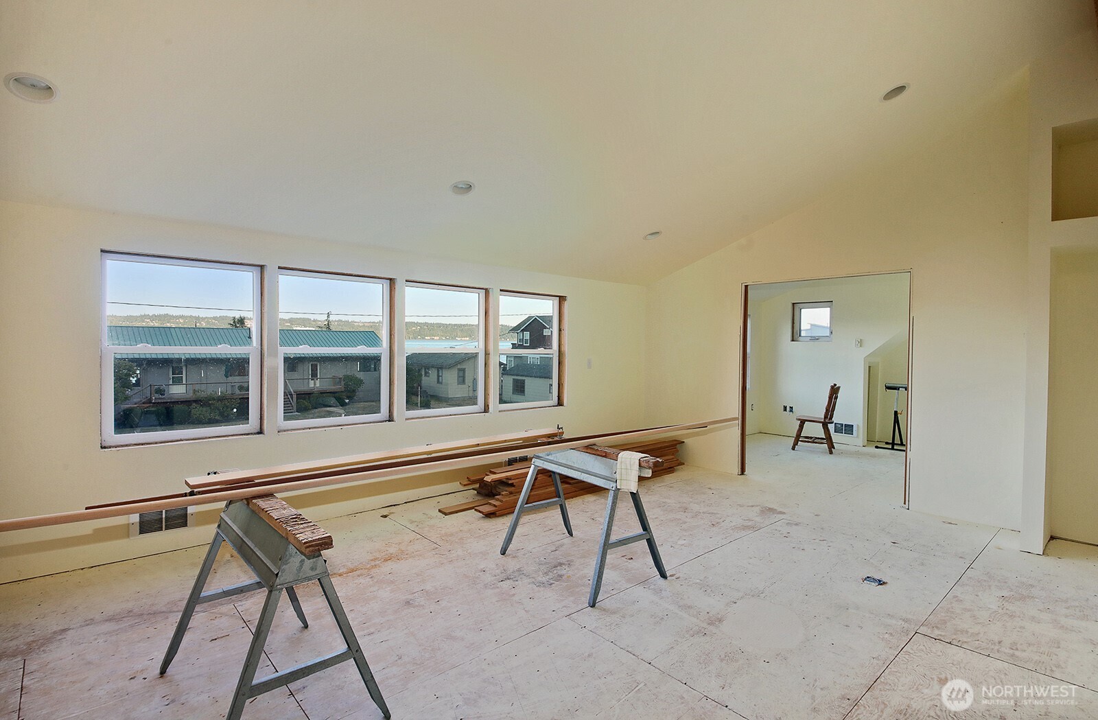 8267 Franklin Road , Clinton, WA 98236