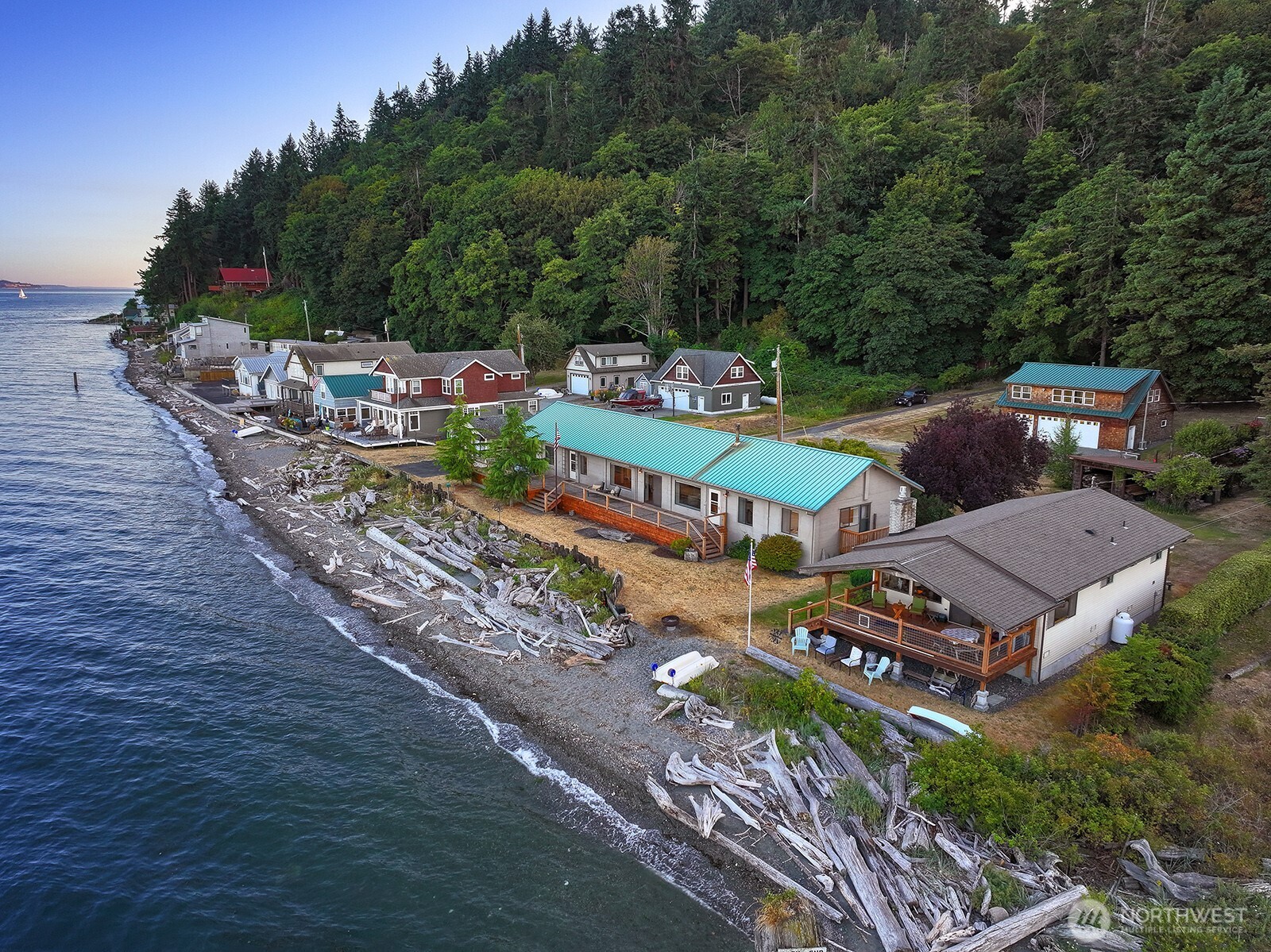 8267 Franklin Road , Clinton, WA 98236