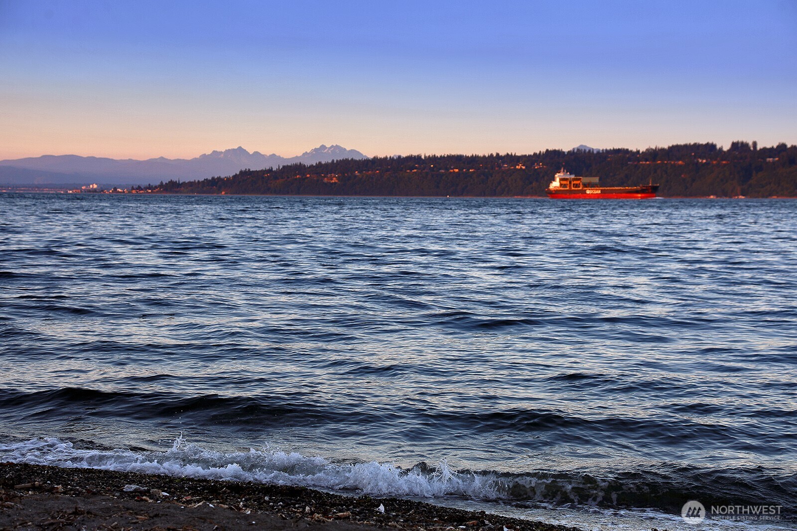 8267 Franklin Road , Clinton, WA 98236