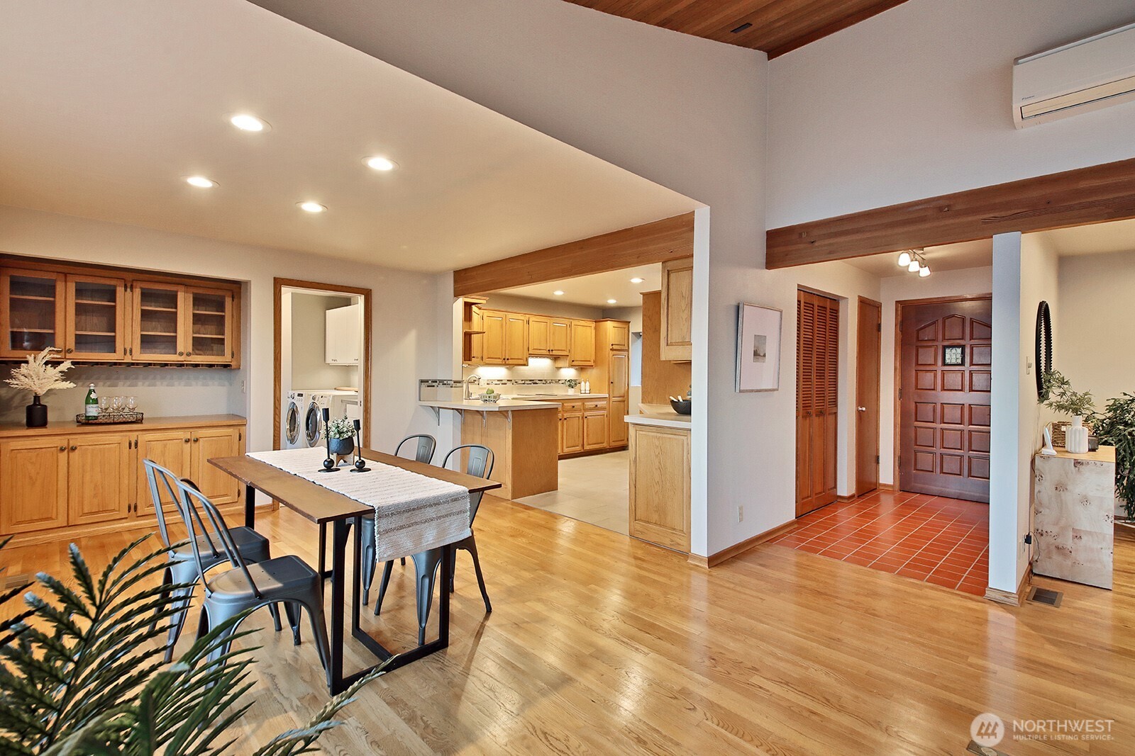 8267 Franklin Road , Clinton, WA 98236