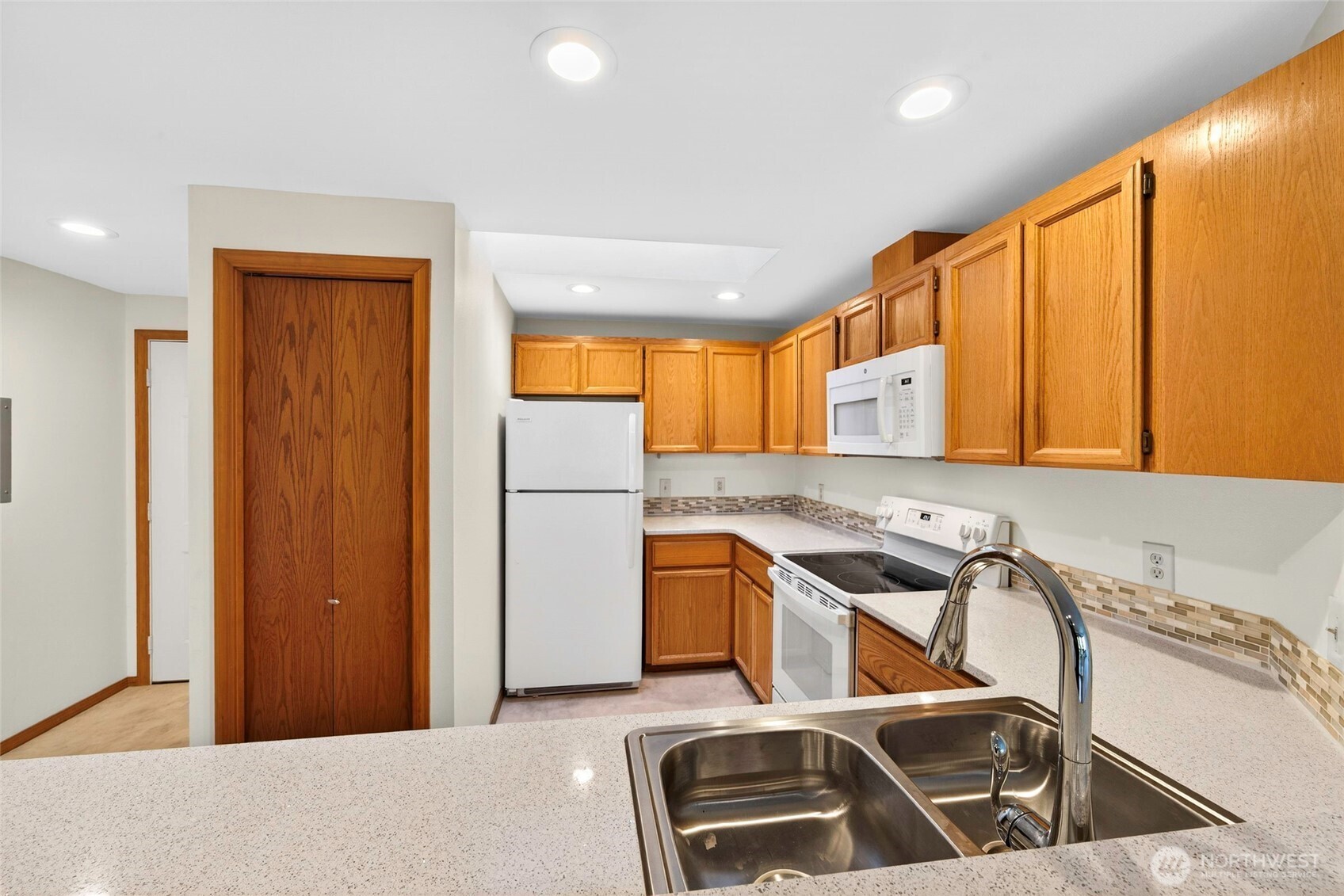 432 3rd Avenue S #B204, Edmonds, WA 98020