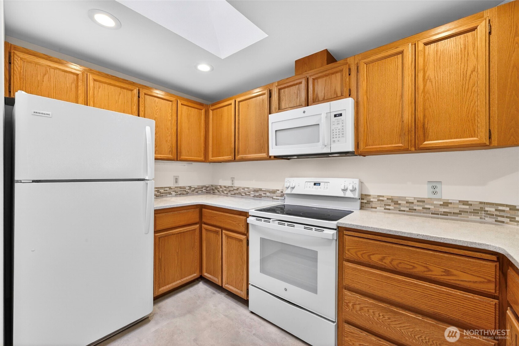 432 3rd Avenue S #B204, Edmonds, WA 98020