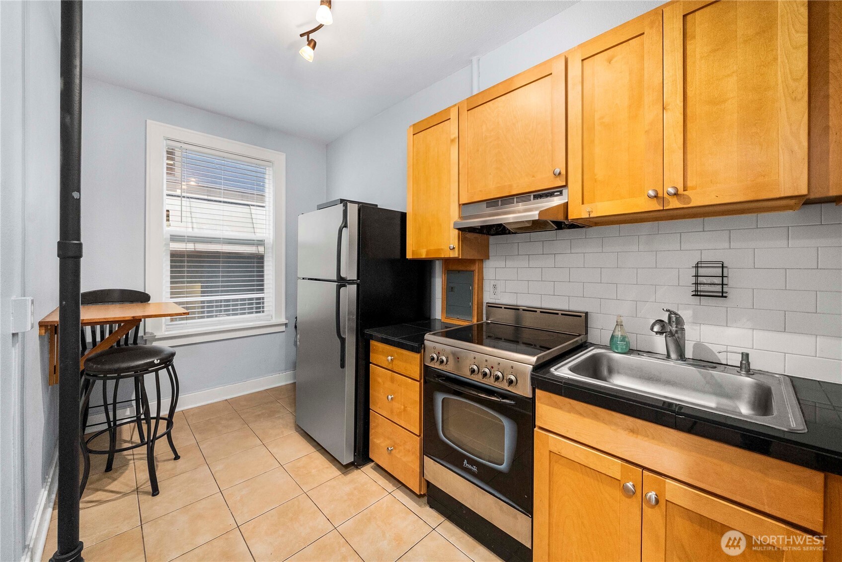 905 NE 43rd Street #107, Seattle, WA 98105