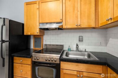 905 NE 43rd Street #107, Seattle, WA 98105 - Photo 17