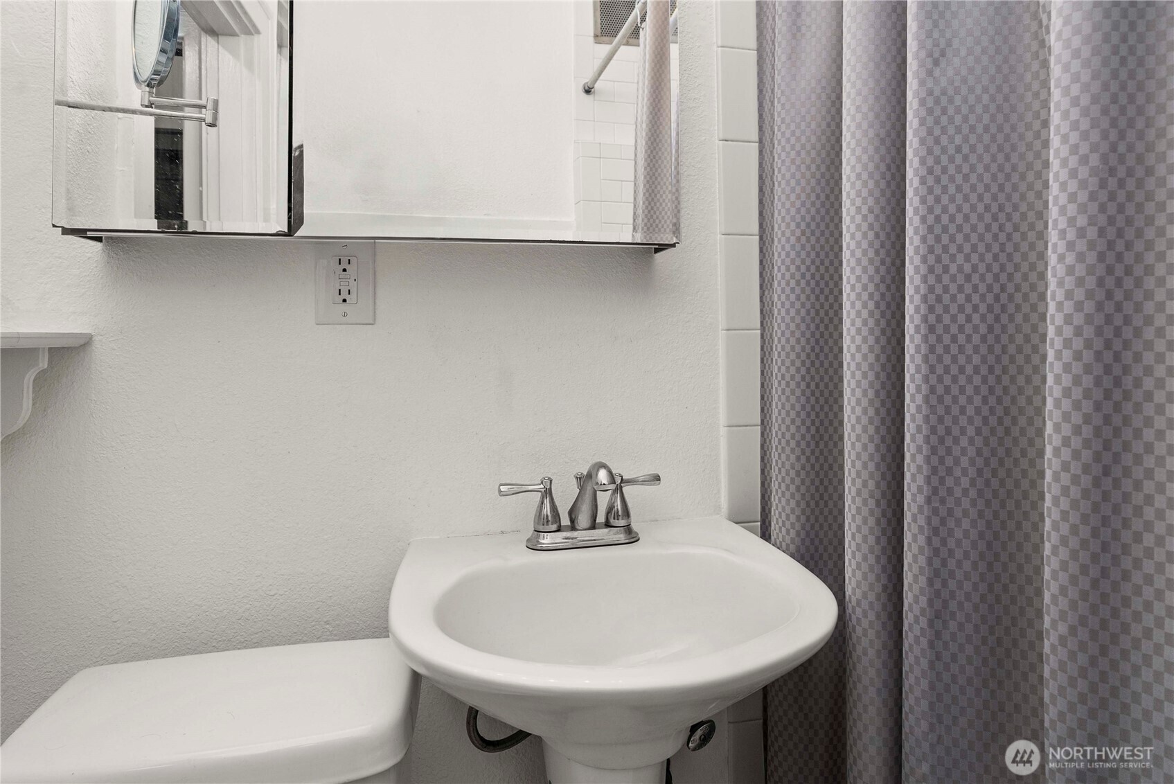 905 NE 43rd Street #107, Seattle, WA 98105