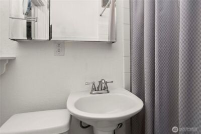 905 NE 43rd Street #107, Seattle, WA 98105 - Photo 21