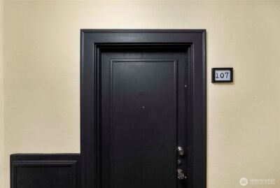 905 NE 43rd Street #107, Seattle, WA 98105 - Photo 24