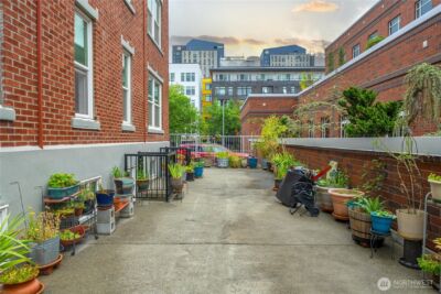 905 NE 43rd Street #107, Seattle, WA 98105 - Photo 7