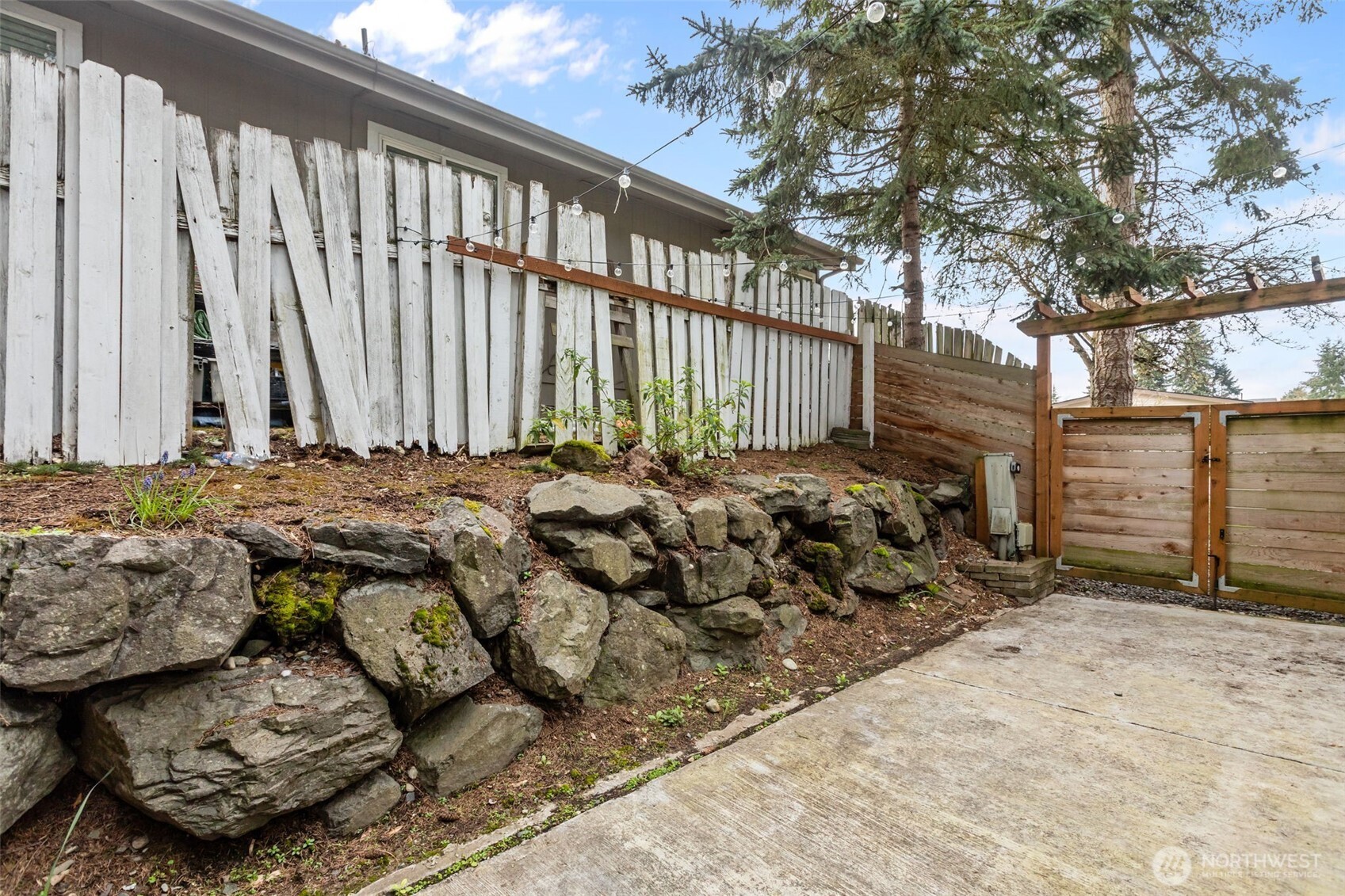 2402 S 370th place , Federal Way, WA 98003