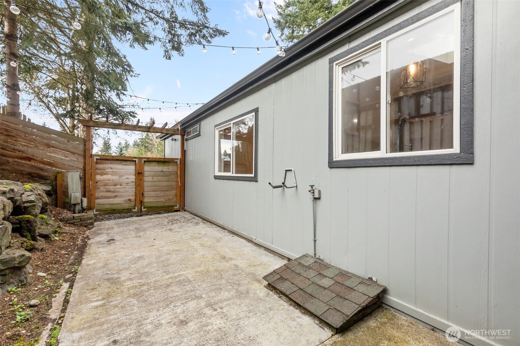 2402 S 370th place , Federal Way, WA 98003