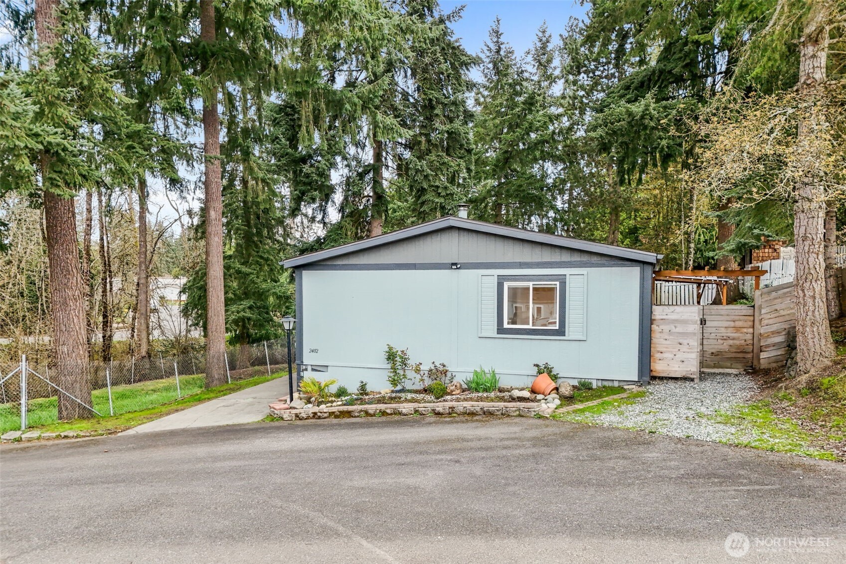 2402 S 370th place , Federal Way, WA 98003