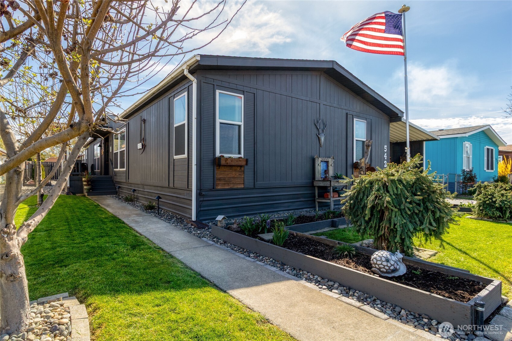 542 NE Fleetwood Avenue , College Place, WA 99324