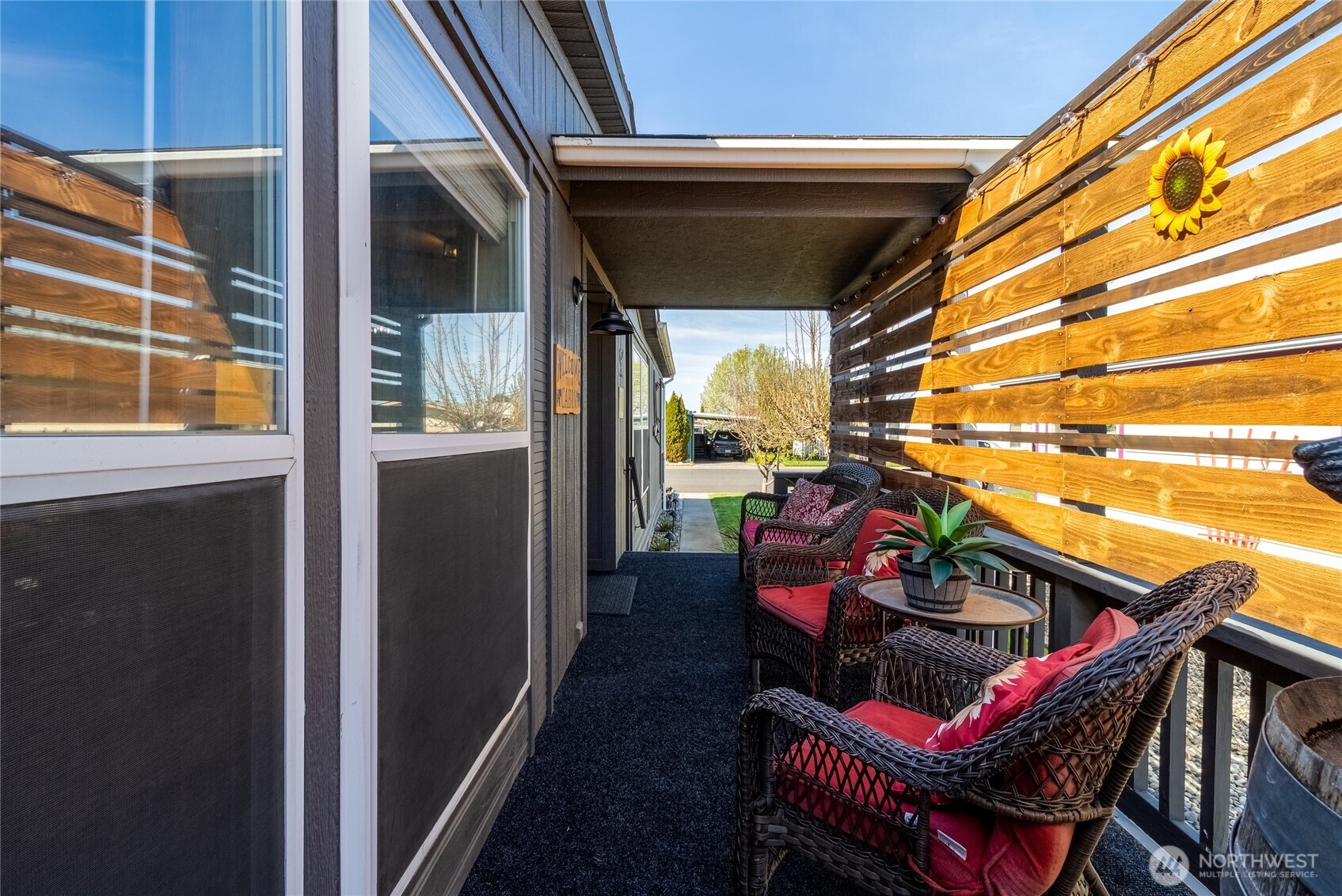 542 NE Fleetwood Avenue , College Place, WA 99324