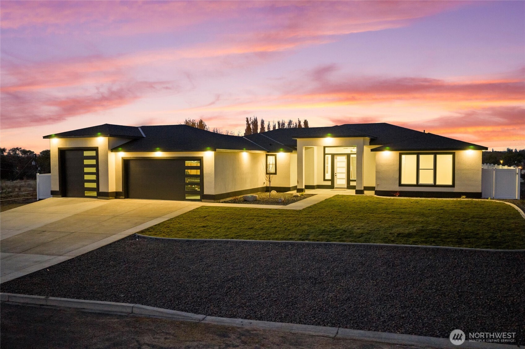 7838 NE Blue Jay Dr , Moses Lake, WA 98837