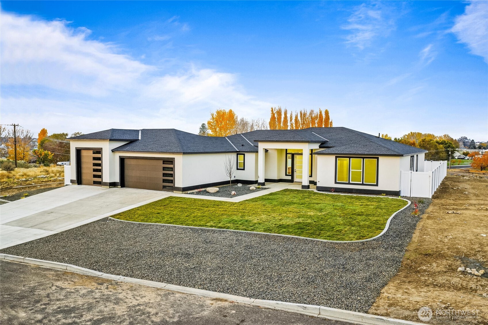 7838 NE Blue Jay Dr , Moses Lake, WA 98837