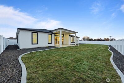 7838 NE Blue Jay Dr , Moses Lake, WA 98837 - Photo 8