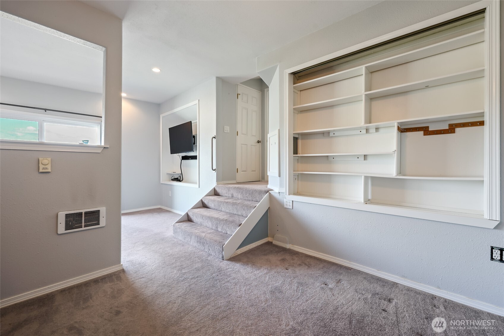 10128 Windward Drive NW, Olympia, WA 98502