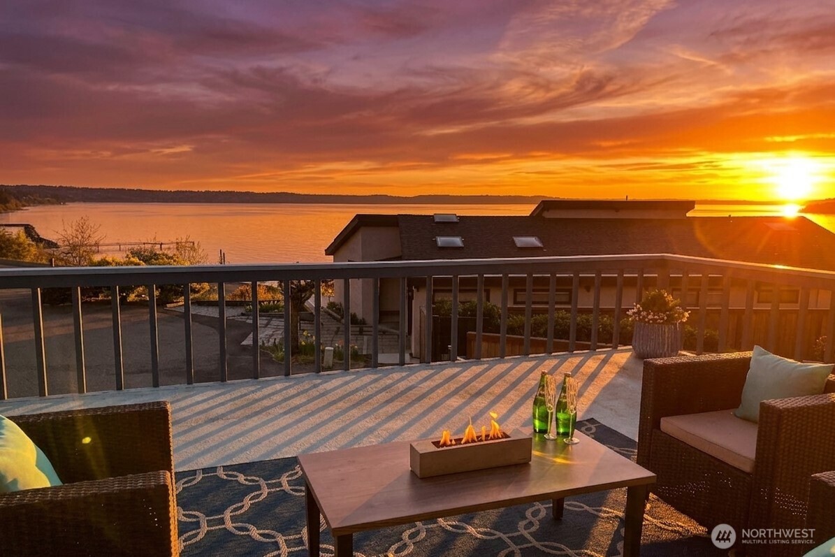 21550 1st Court S, Normandy Park, WA 98198