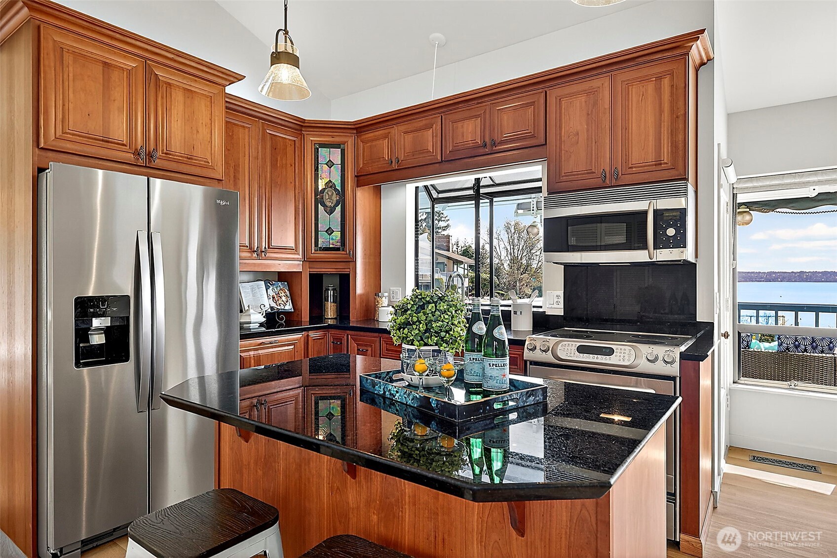 21550 1st Court S, Normandy Park, WA 98198