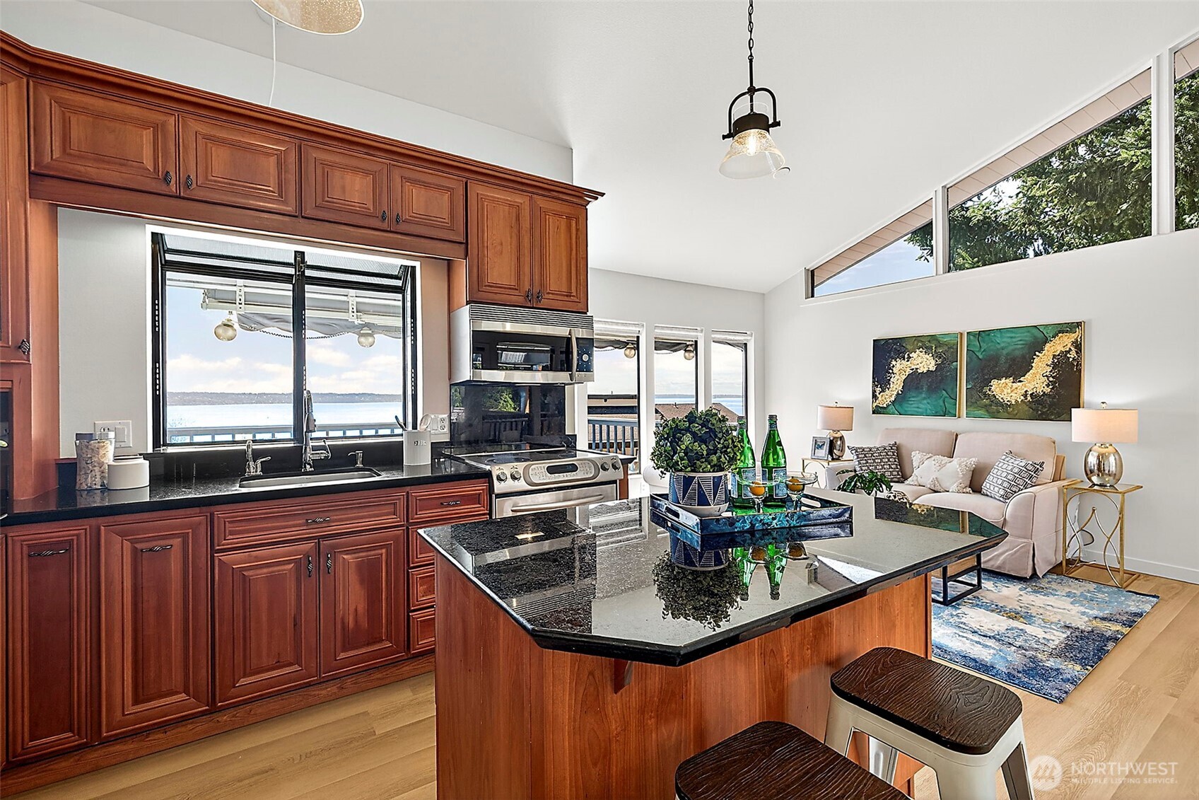 21550 1st Court S, Normandy Park, WA 98198