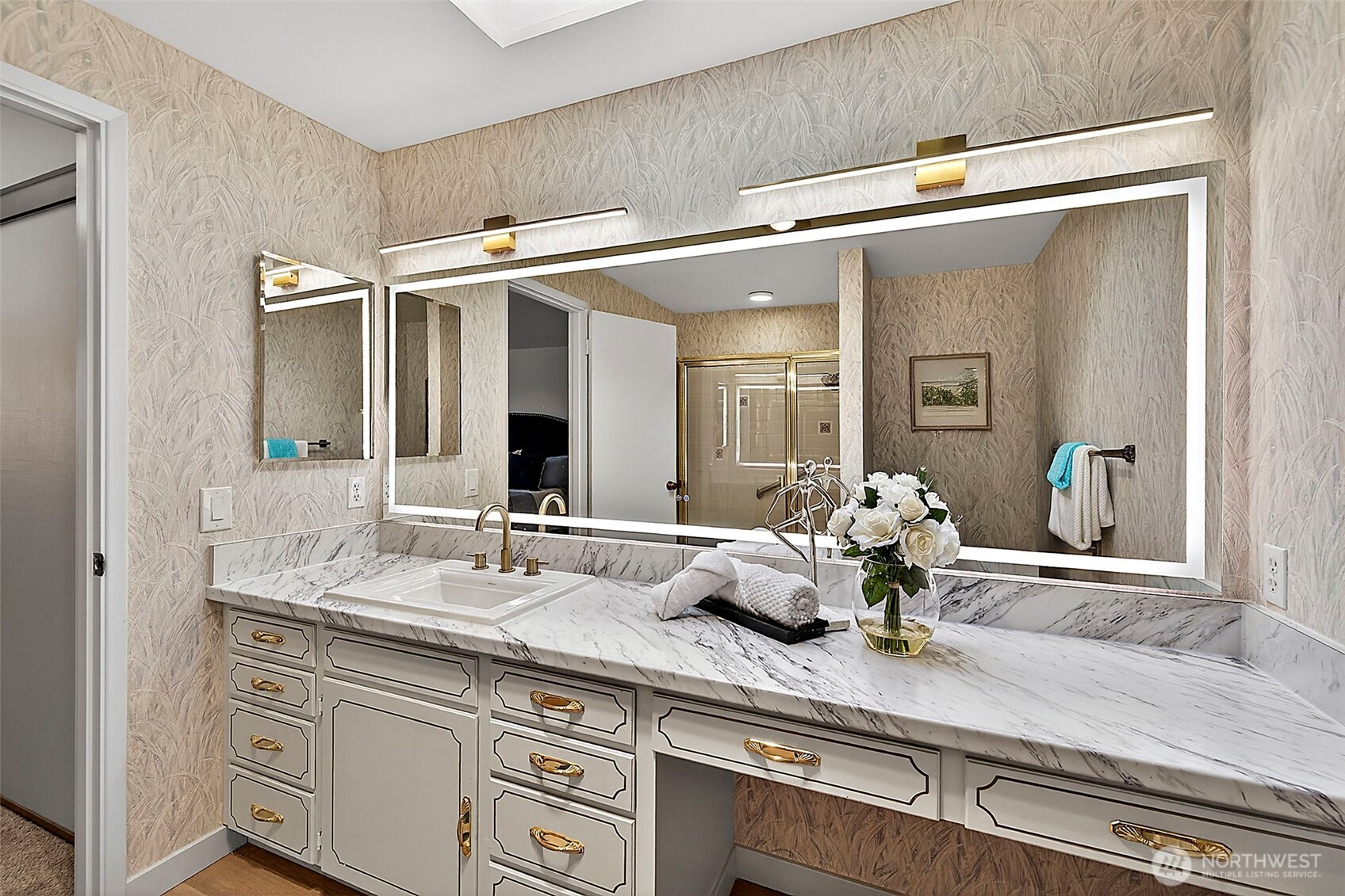 21550 1st Court S, Normandy Park, WA 98198